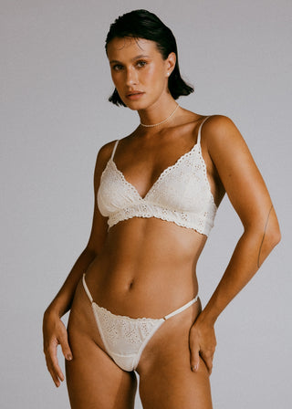 Calcinha fio Broderie off white