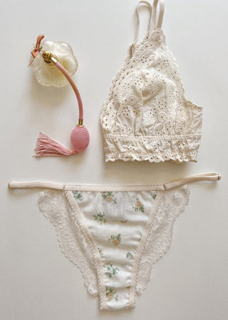 Calcinha string Rosas